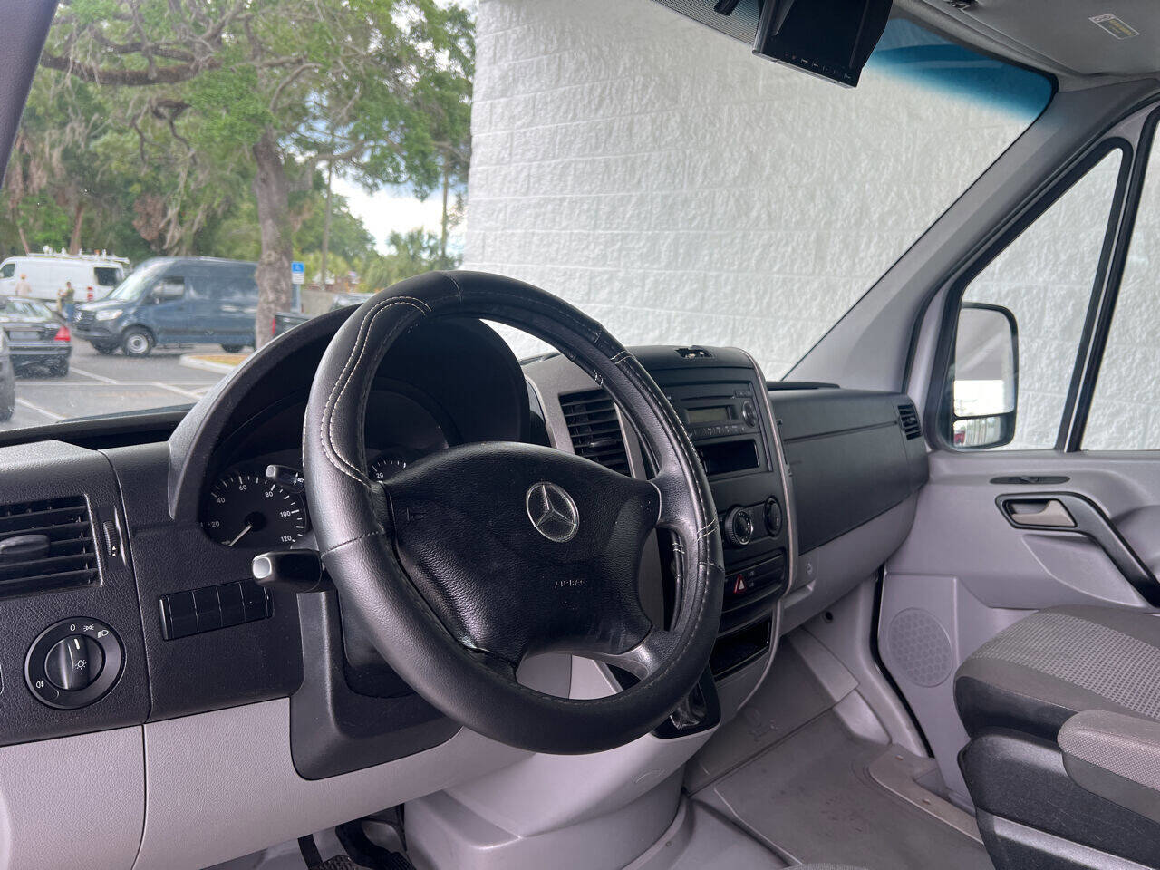 Used 2010 Mercedes-Benz Sprinter 3500 image 9