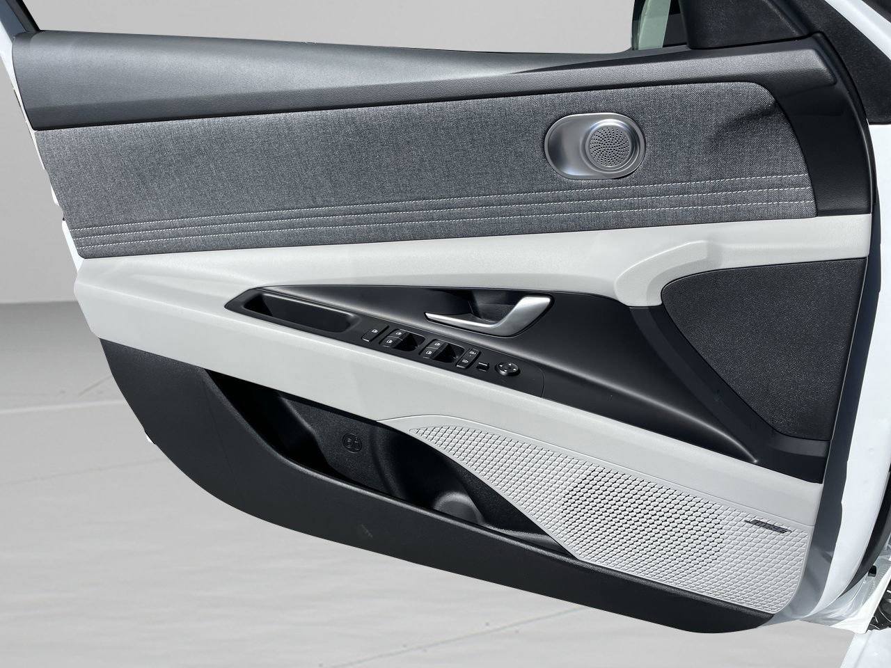 New 2026 Hyundai Elantra Limited image 25