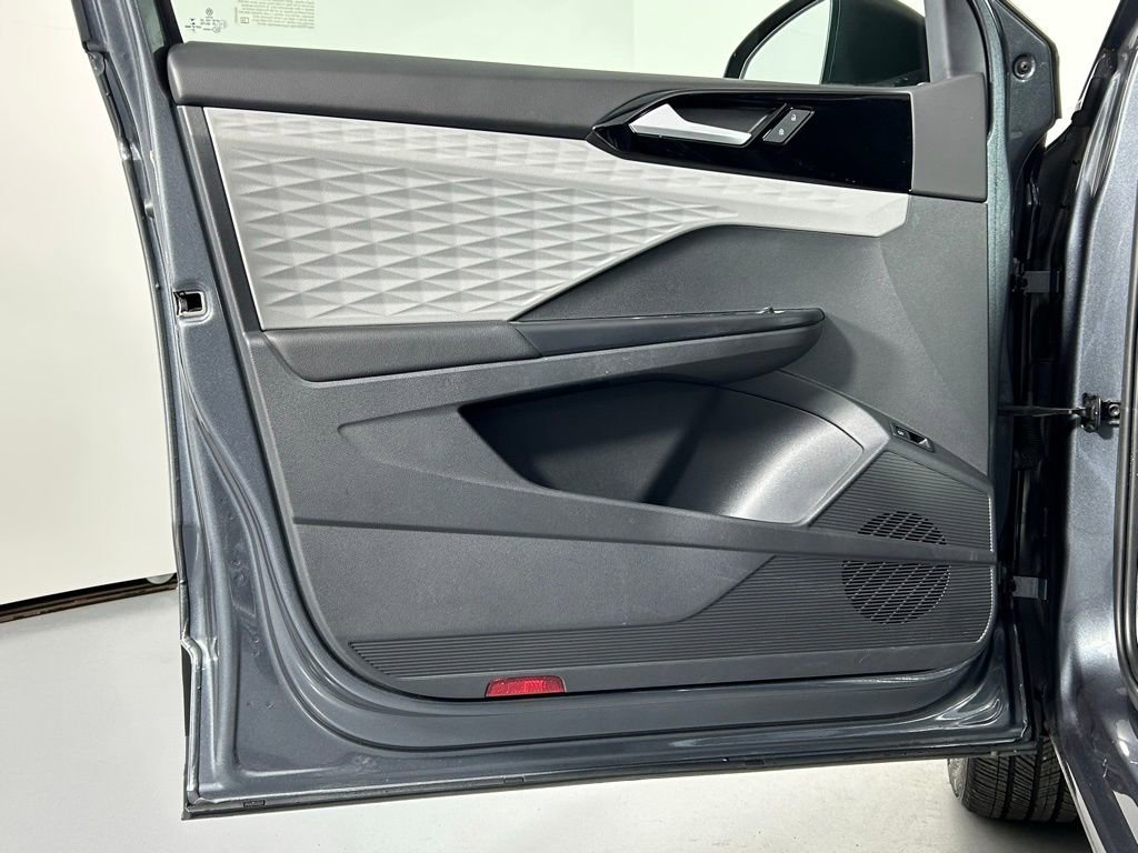 Used 2023 Volkswagen Taos S image 29