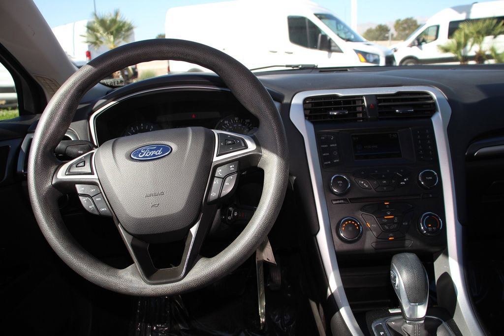 Used 2016 Ford Fusion SE image 15