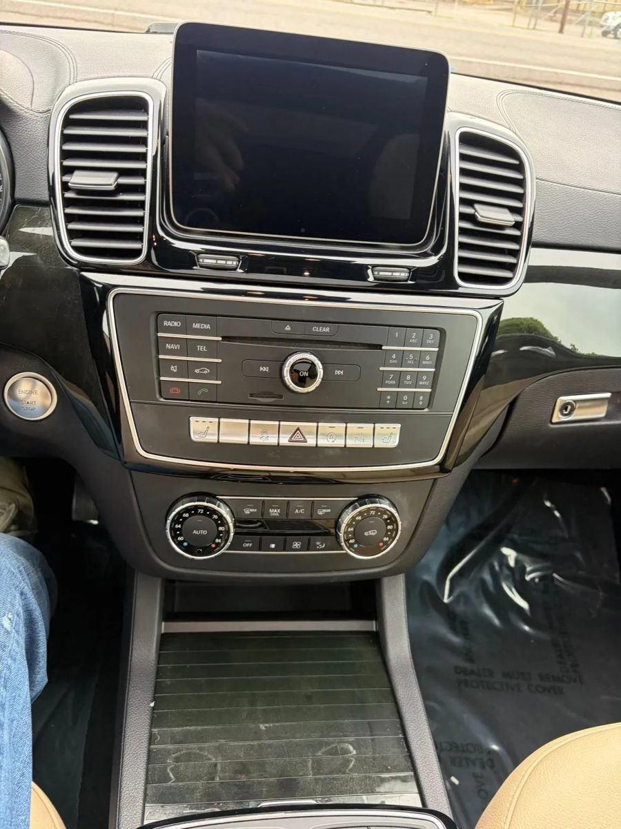 Used 2017 Mercedes-Benz GLS 450 4MATIC image 16
