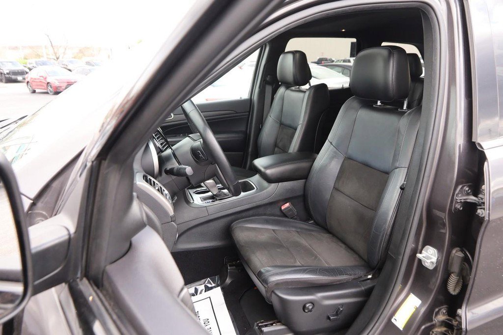 Used 2020 Jeep Grand Cherokee Altitude RWD image 9