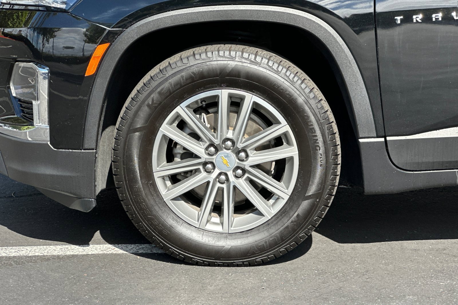 Used 2023 Chevrolet Traverse LT image 47