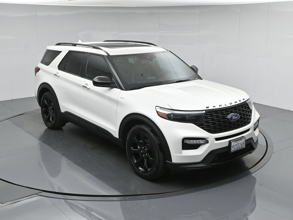 Certified 2024 Ford Explorer ST-Line w/ Class IV Trailer Tow Package RWD image 46