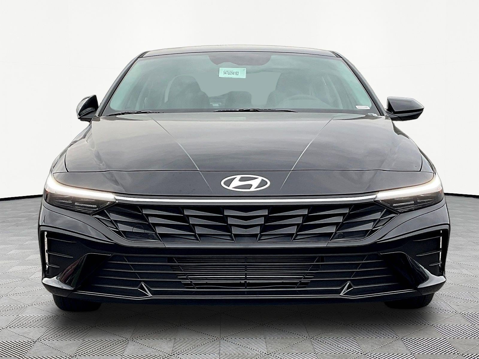 New 2026 Hyundai Elantra SE FWD image 2