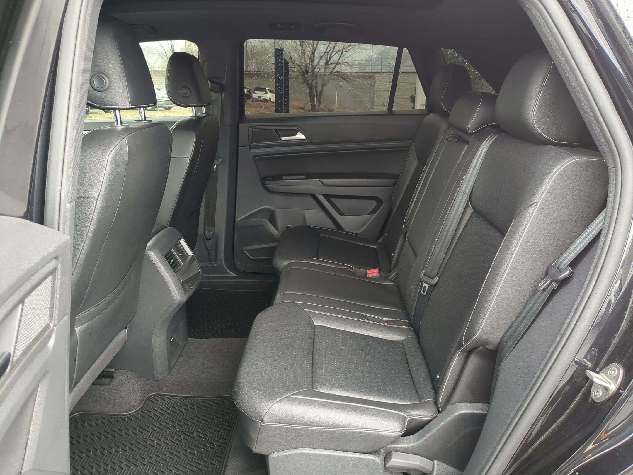 Used 2020 Volkswagen Atlas Cross Sport SE w/ Panoramic Sunroof Package image 20