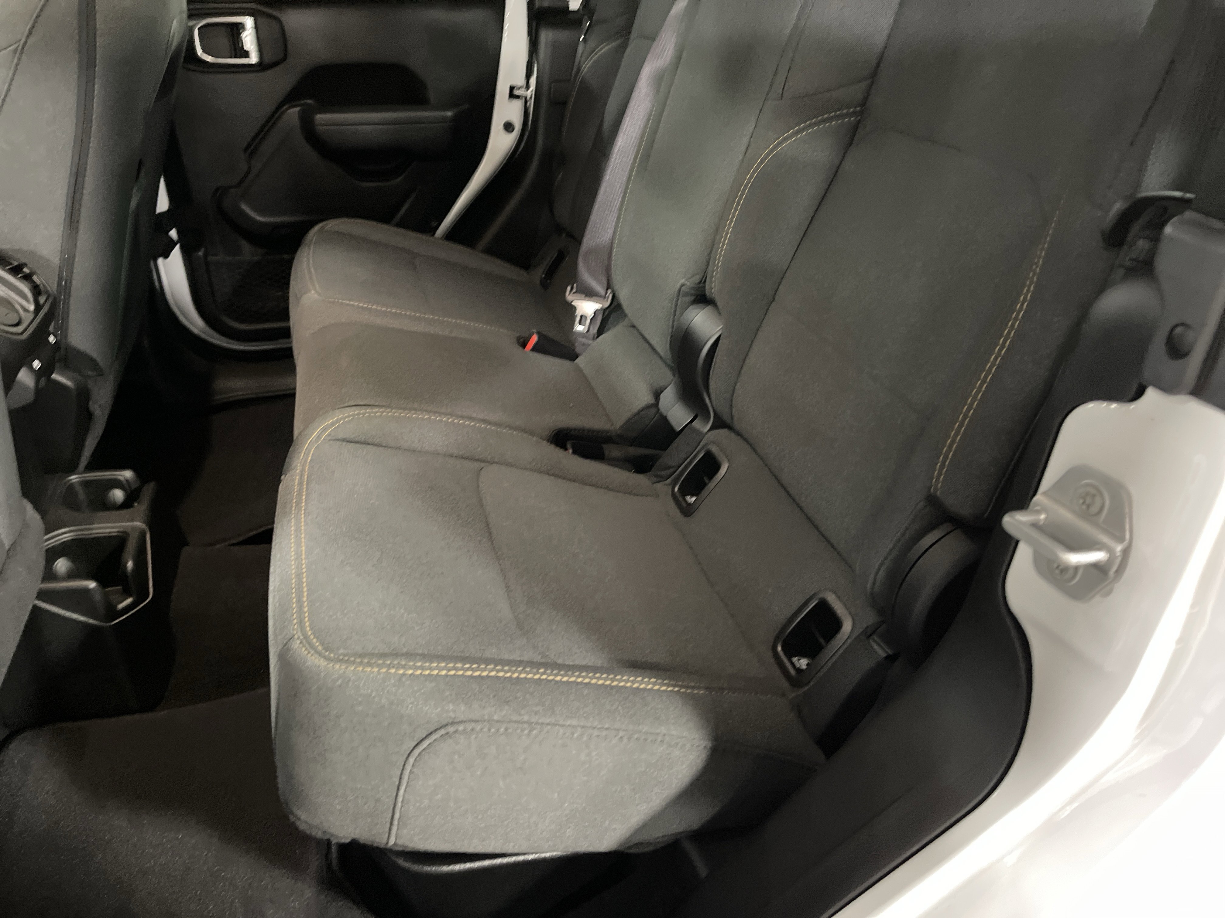 Used 2025 Jeep Gladiator Sport image 13