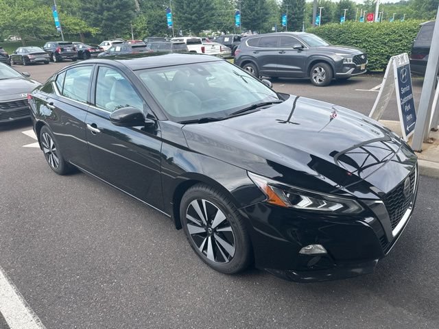 Used 2019 Nissan Altima 2.5 SV FWD image 14