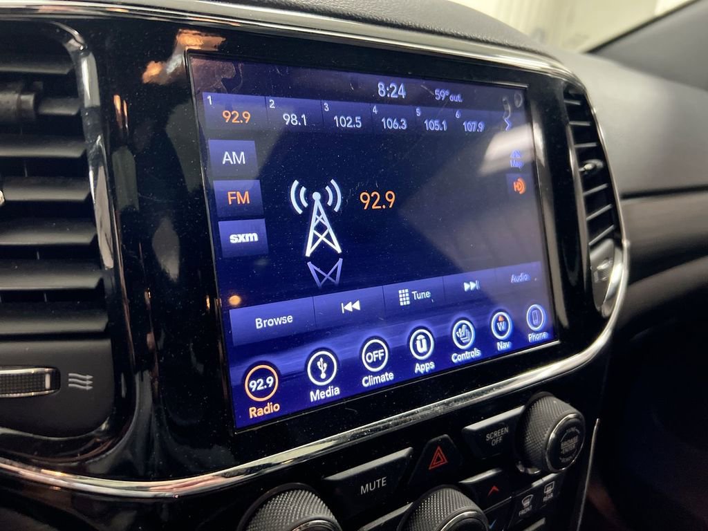 Used 2019 Jeep Grand Cherokee Altitude AWD/4WD image 14