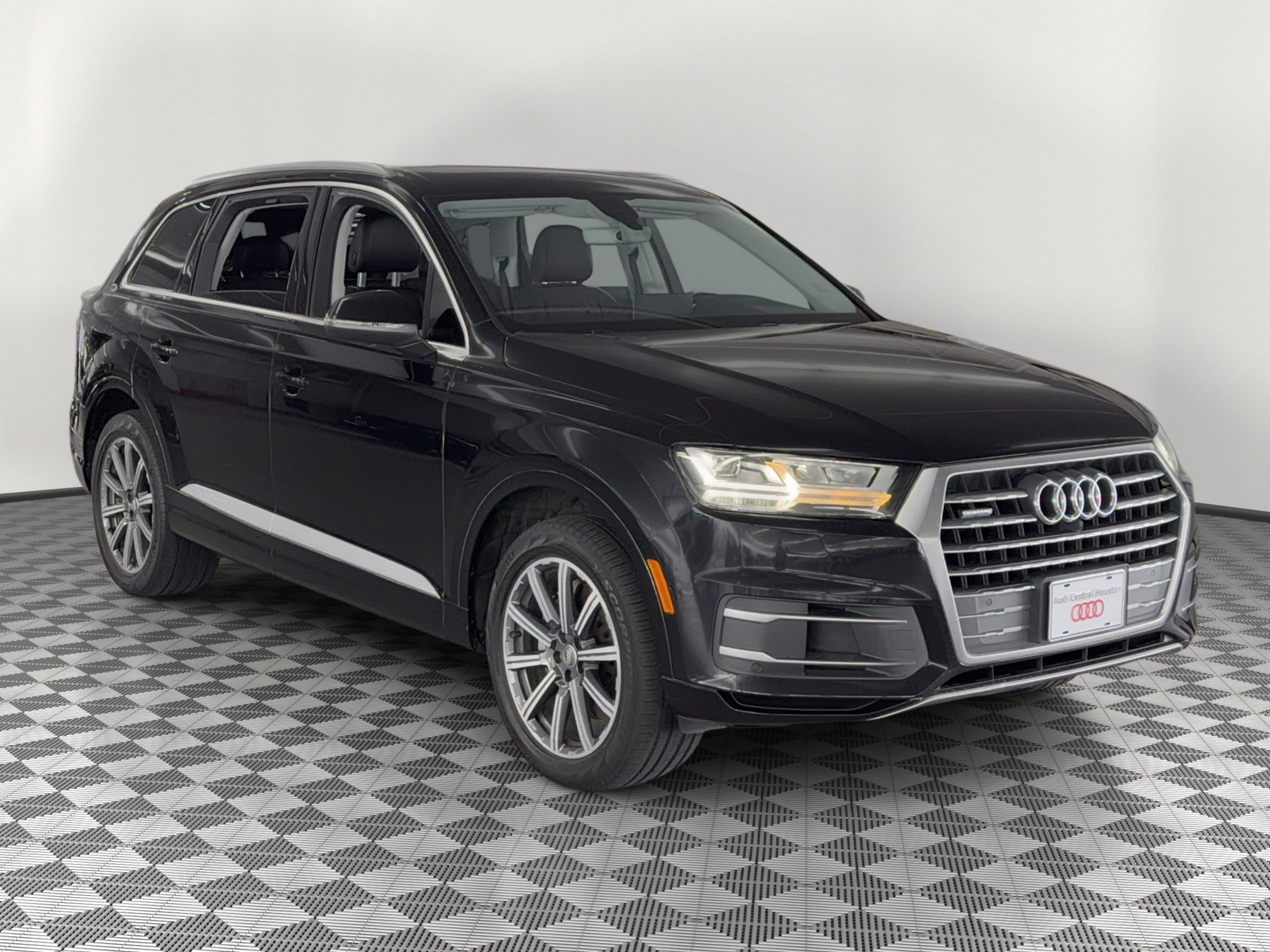 Used 2017 Audi Q7 3.0T Premium Plus w/ Premium Plus Package image 7