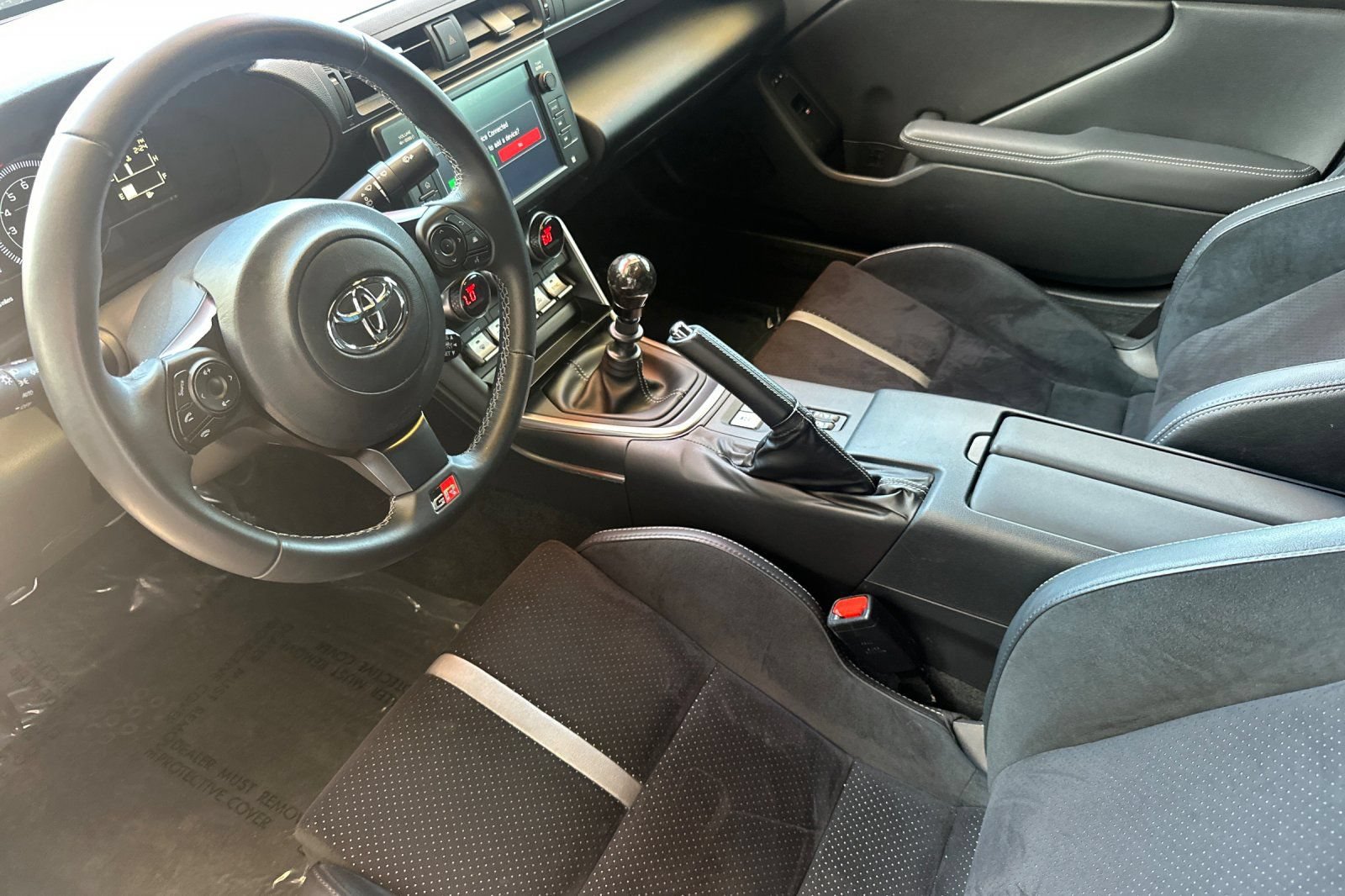 Used 2025 Toyota GR86 Premium w/ ALL Weather Mat Package (TMS) RWD image 11