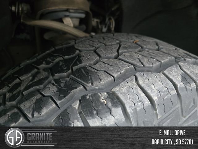 Used 2025 GMC Sierra 1500 AT4 w/ AT4 Premium Package image 28