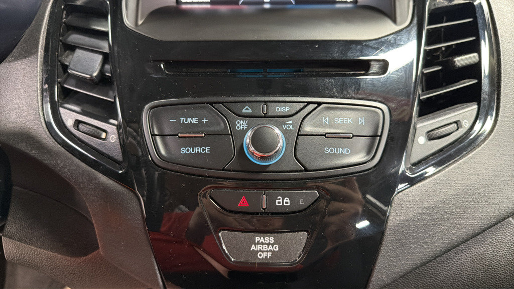 Used 2014 Ford Fiesta SE w/ Equipment Group 201A FWD image 26