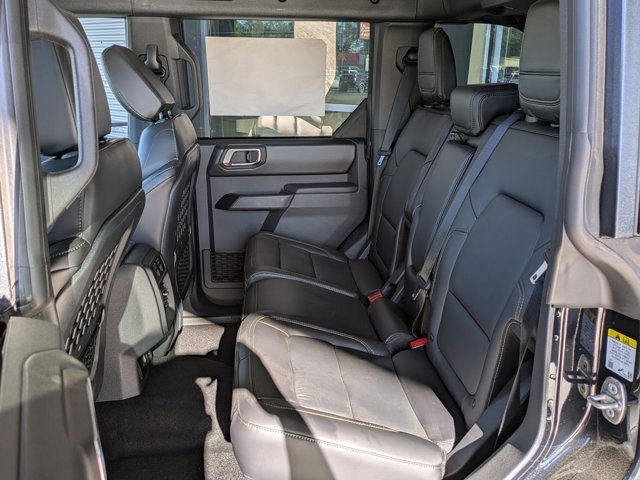 New 2025 Ford Bronco Badlands image 14