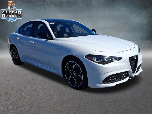 Used 2025 Alfa Romeo Giulia AWD image 3