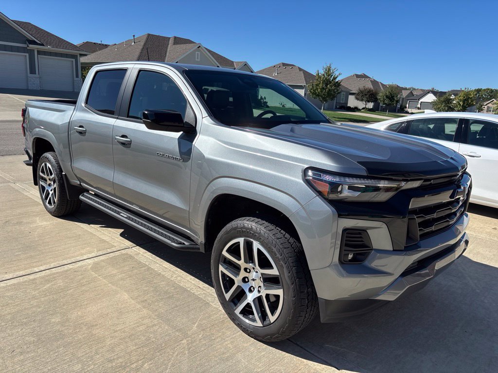 Used 2023 Chevrolet Colorado Z71 w/ Z71 Convenience Package 2 AWD/4WD image 5