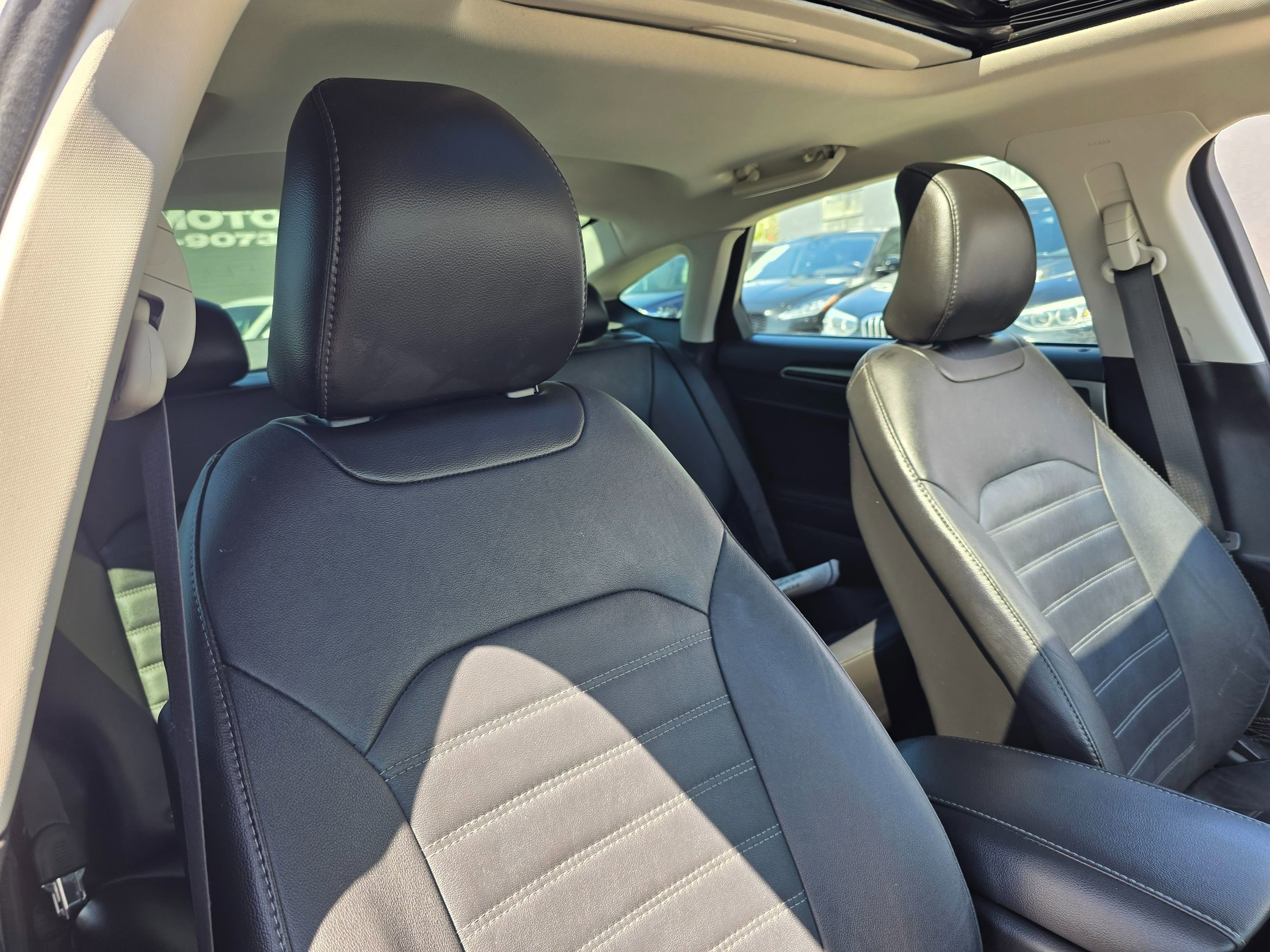 Used 2015 Ford Fusion SE w/ Equipment Group 202A FWD image 11