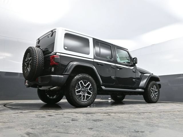 New 2026 Jeep Wrangler Unlimited Sahara w/ Whitecap Package AWD/4WD image 36