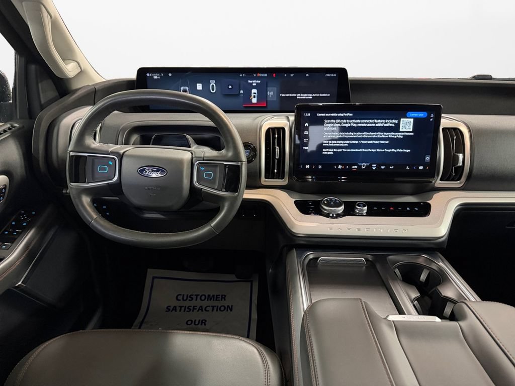 Used 2025 Ford Expedition Active AWD/4WD image 11