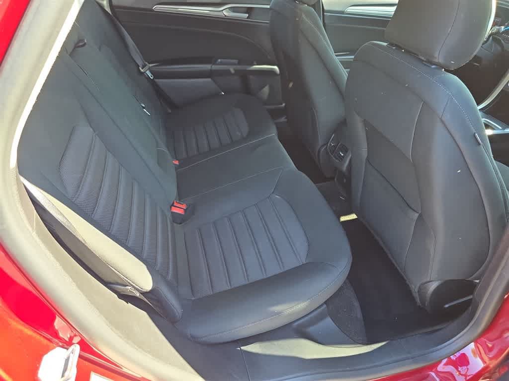 Used 2019 Ford Fusion SE FWD image 11