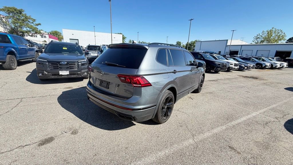 Used 2023 Volkswagen Tiguan SE R-Line FWD image 7