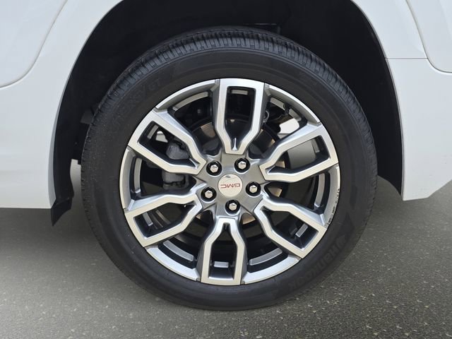 Used 2024 GMC Terrain Denali w/ Denali Premium Package AWD/4WD image 37