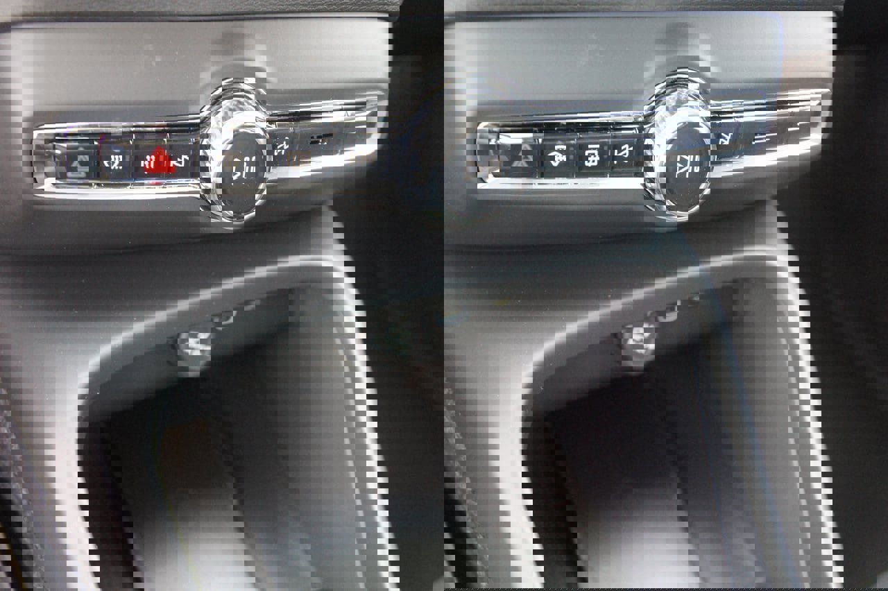 New 2026 Volvo XC40 B5 Plus w/ Protection Package Premier image 15