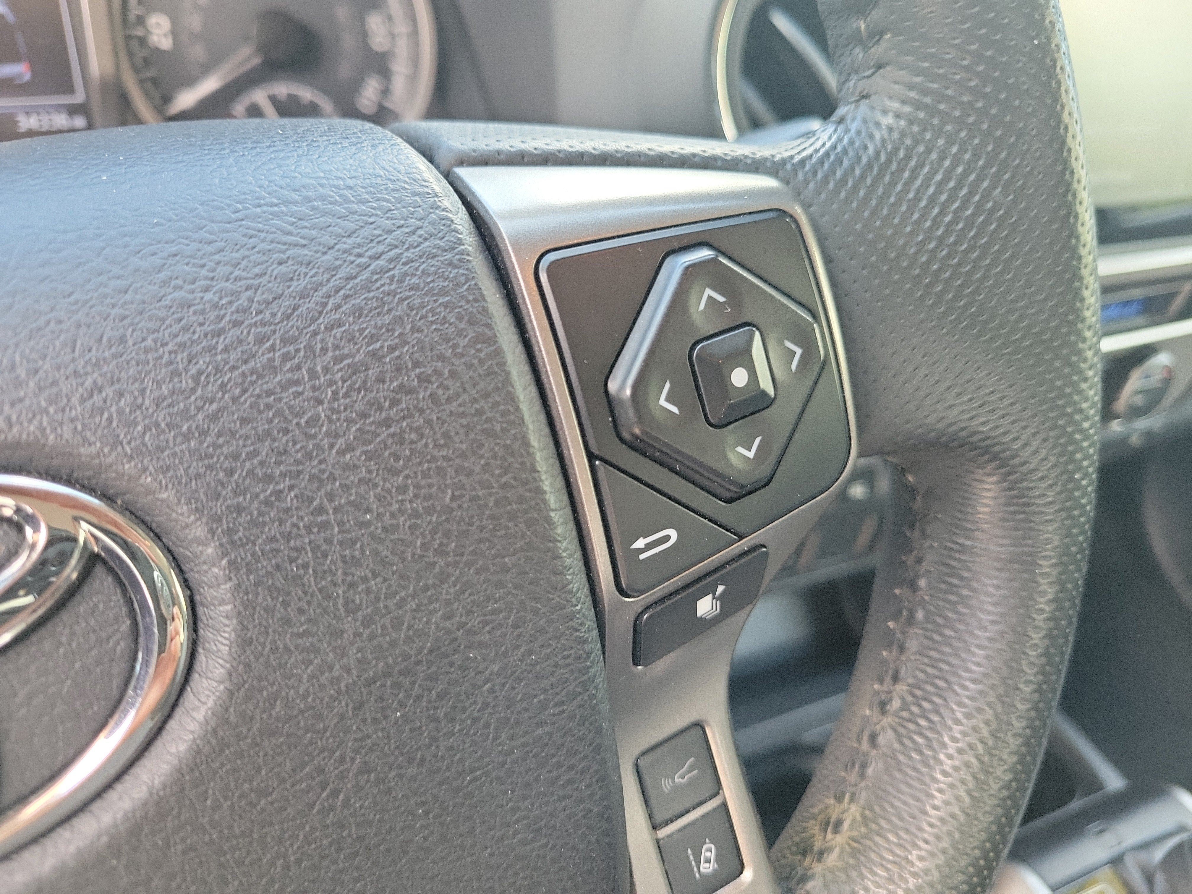 Used 2023 Toyota Tacoma SR5 w/ Technology Package RWD image 25