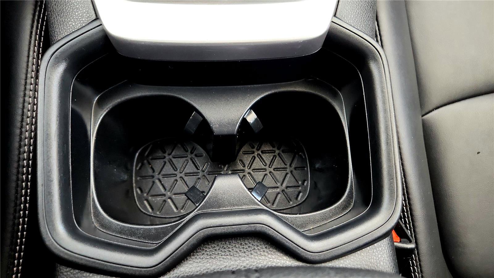 Used 2020 Toyota RAV4 XLE Premium image 35