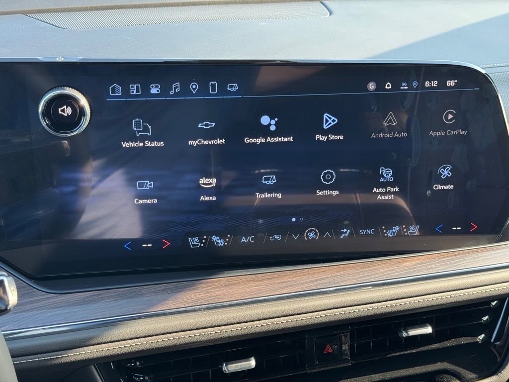 New 2025 Chevrolet Suburban Premier image 15