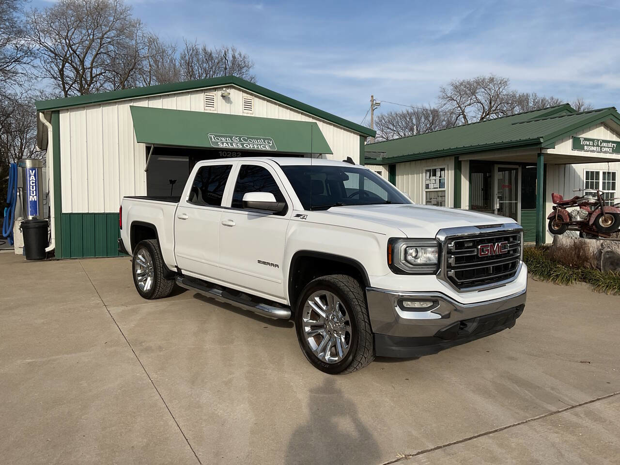 Used 2016 GMC Sierra 1500 SLE w/ SLE Value Package image 3