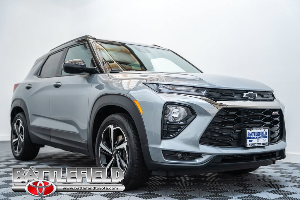 Used 2023 Chevrolet TrailBlazer RS w/ Sun and Liftgate Package FWD image 1