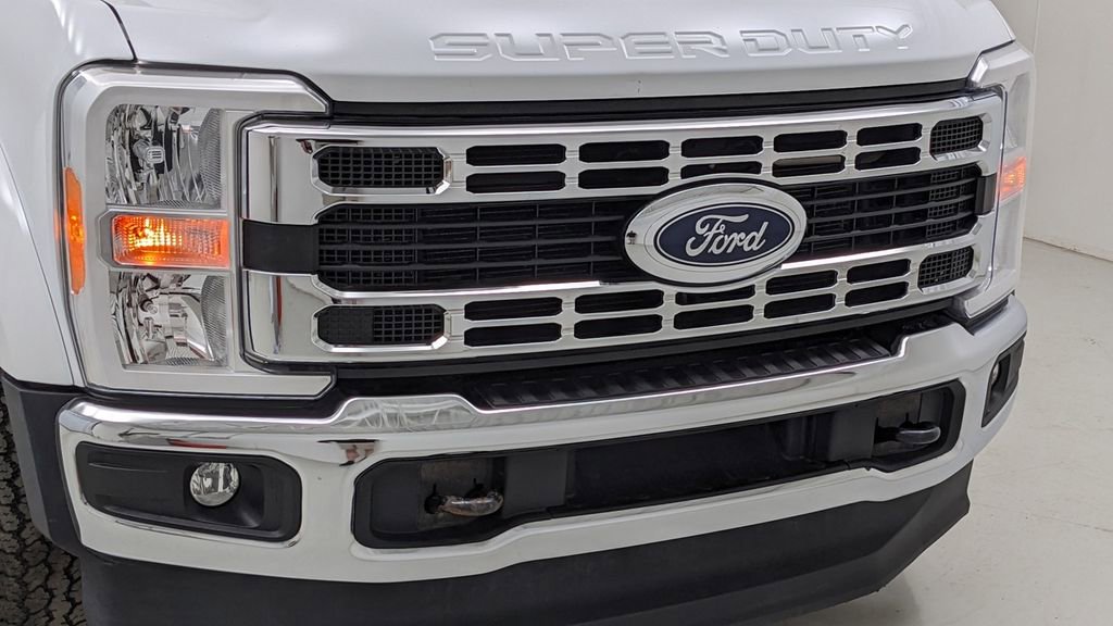 Used 2024 Ford F350 XLT image 40