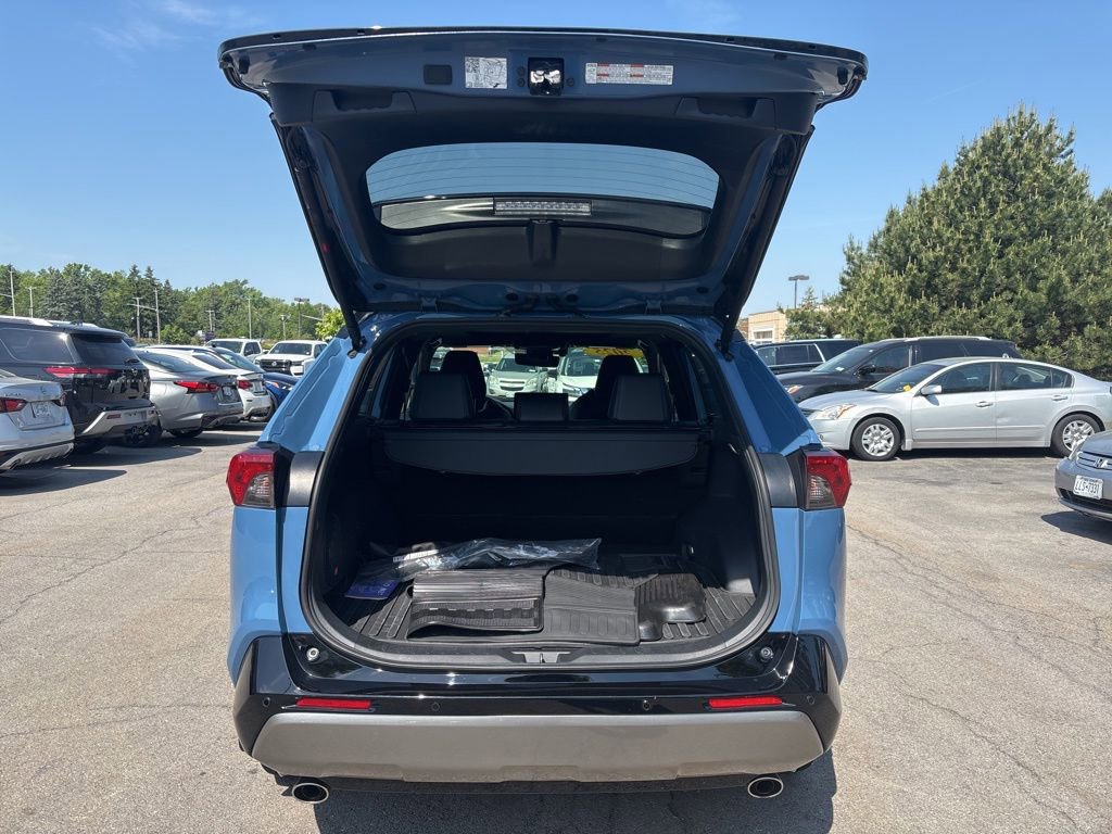 Used 2025 Toyota RAV4 XSE w/ Advanced Technology Package AWD/4WD image 7