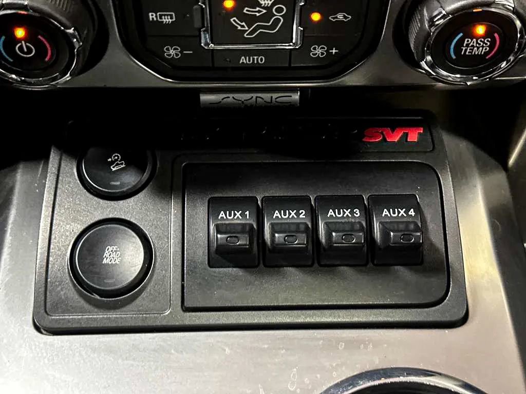 Used 2013 Ford F150 Raptor w/ Luxury Equipment Group AWD/4WD image 32