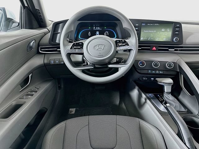 New 2026 Hyundai Elantra SE FWD image 13