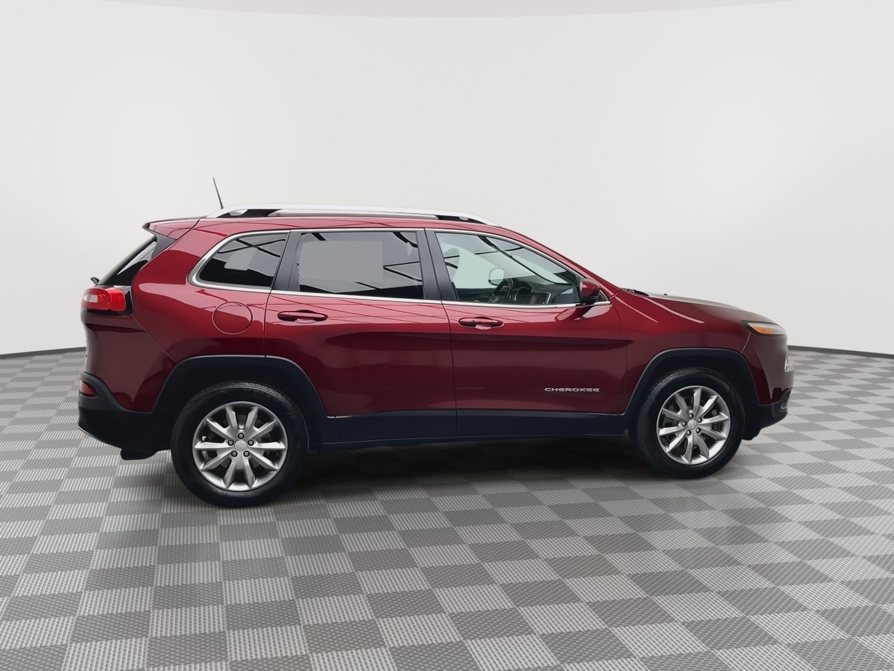 Used 2018 Jeep Cherokee Limited AWD/4WD image 38