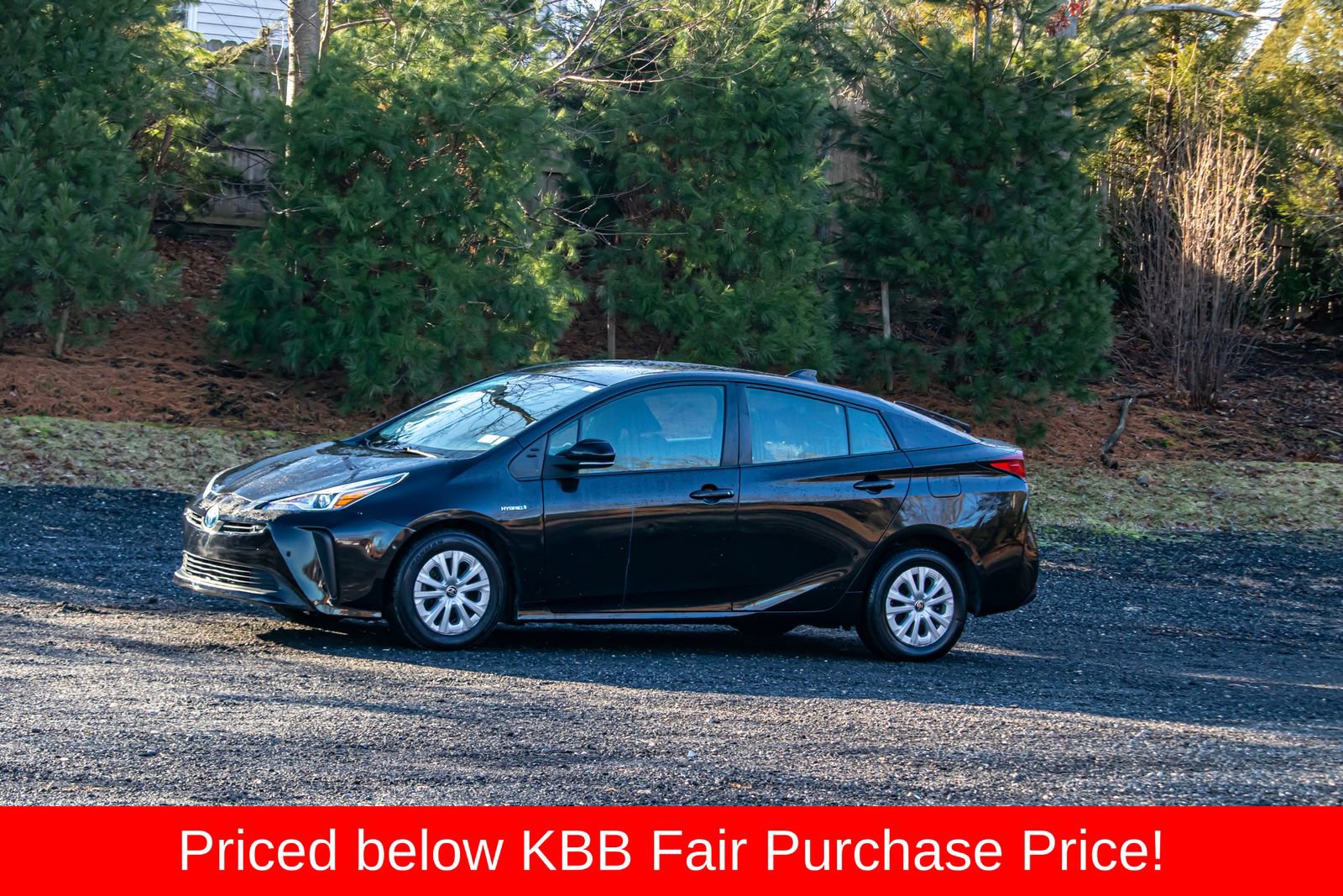 Used 2022 Toyota Prius LE image 3