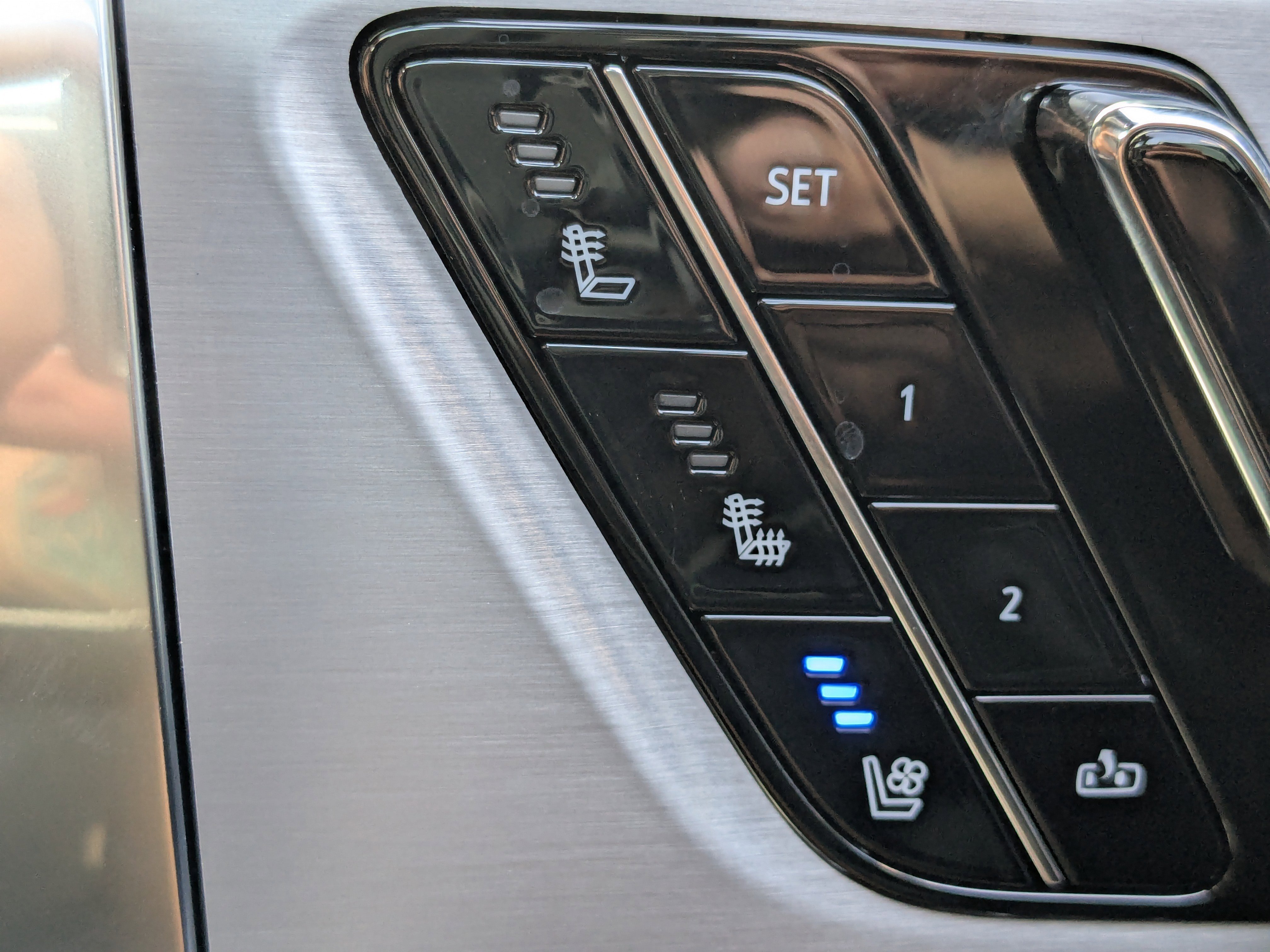 New 2026 Cadillac Vistiq Premium Luxury w/ LPO, Floor Liner Package image 38