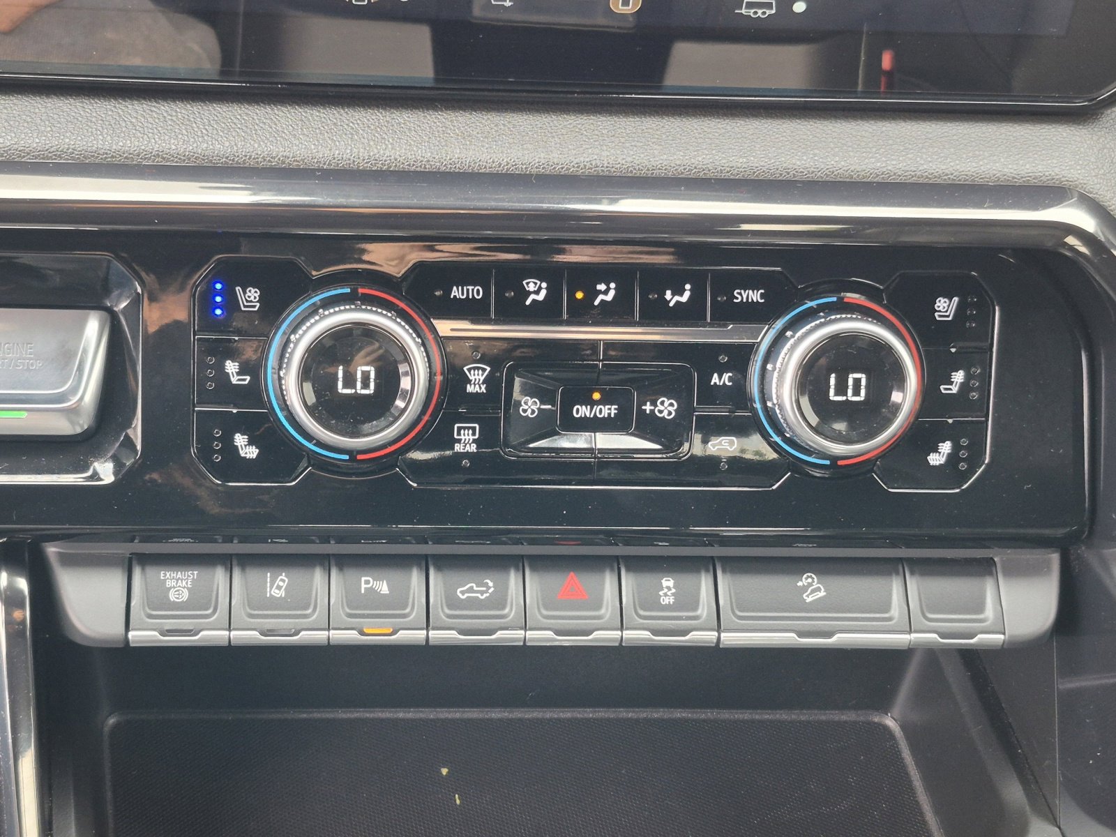 Used 2024 GMC Sierra 2500 AT4 w/ AT4 Premium Plus Package image 33