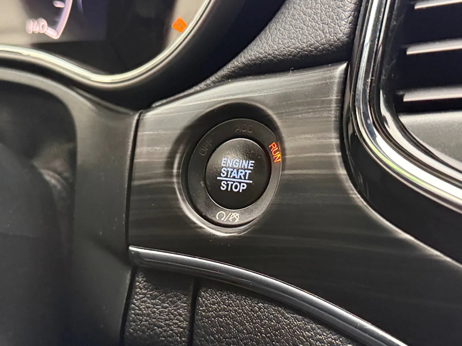 Used 2021 Jeep Grand Cherokee Limited AWD/4WD image 35