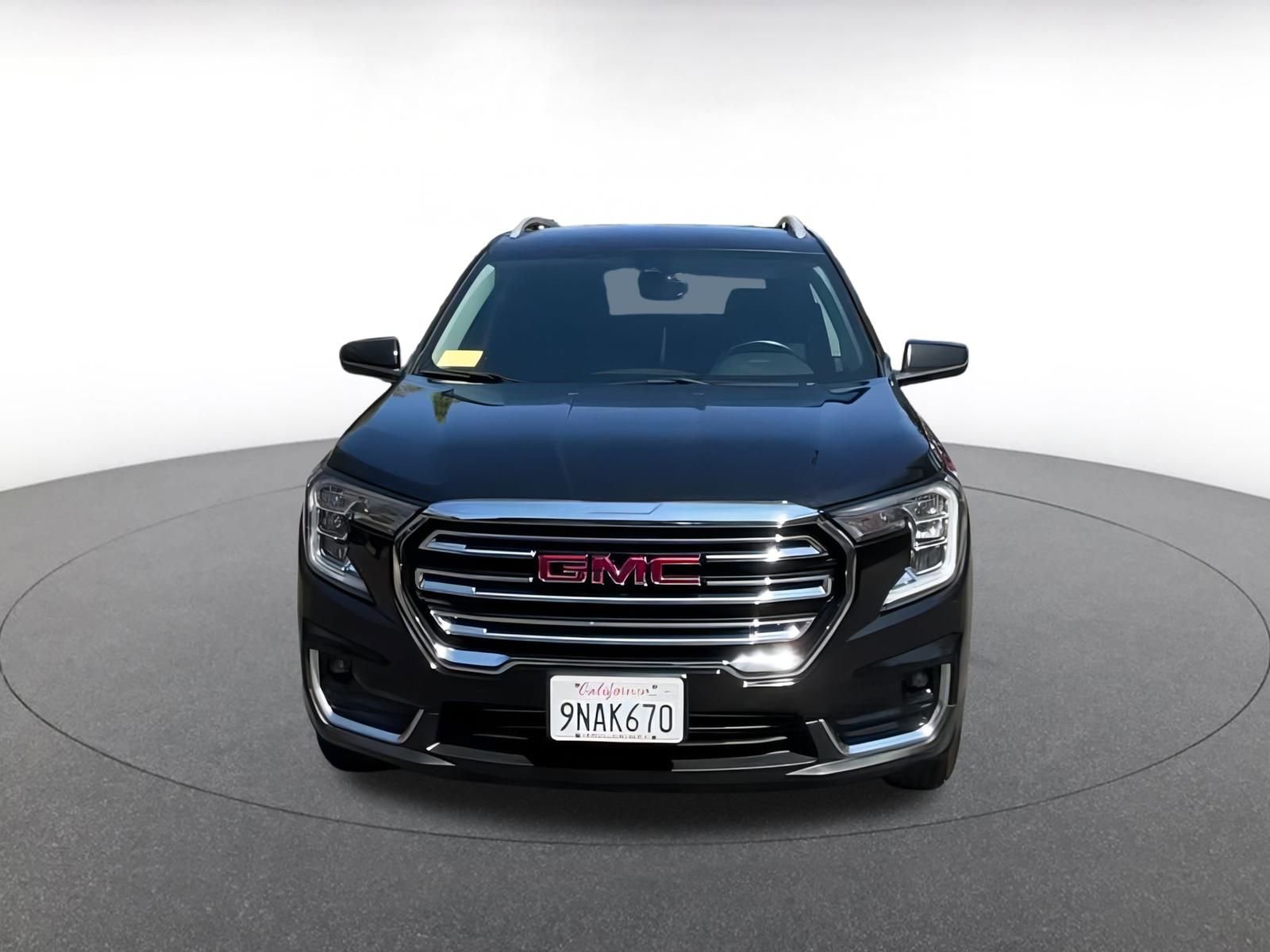 Used 2024 GMC Terrain SLT image 4