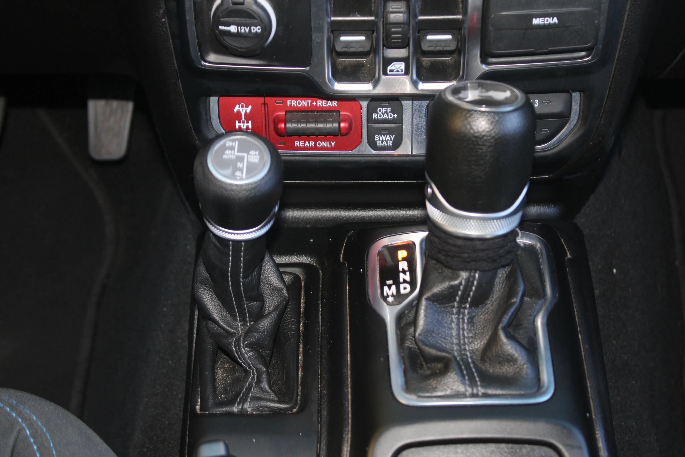 Used 2024 Jeep Wrangler Unlimited Rubicon 4xe AWD/4WD image 15