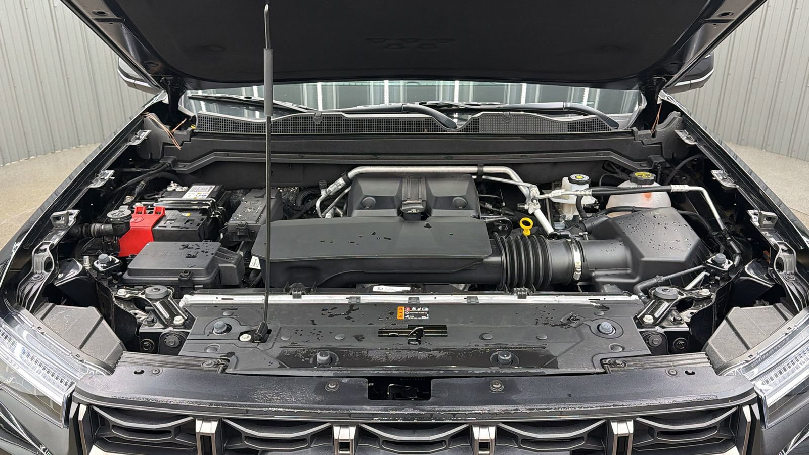 Used 2025 GMC Canyon AT4 w/ AT4X Package image 19