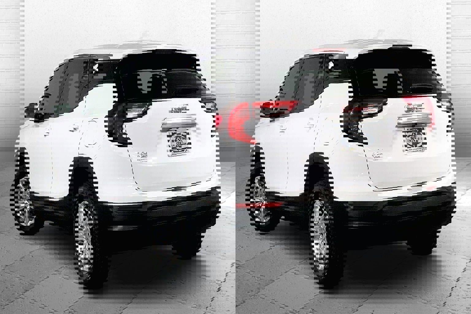 Used 2024 GMC Terrain SLE image 10