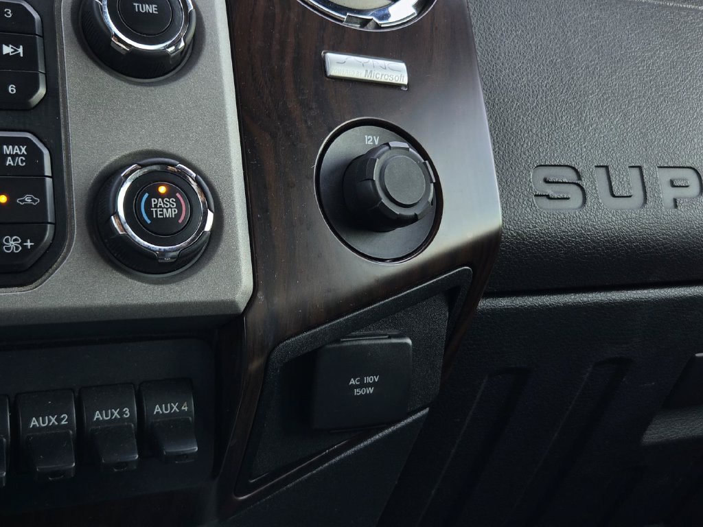 Used 2014 Ford F250 Lariat w/ Lariat Interior Package AWD/4WD image 21