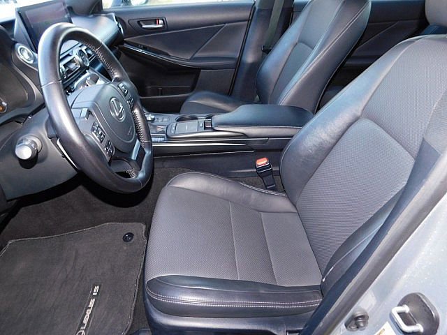 Used 2021 Lexus IS 300 w/ Comfort Package image 15
