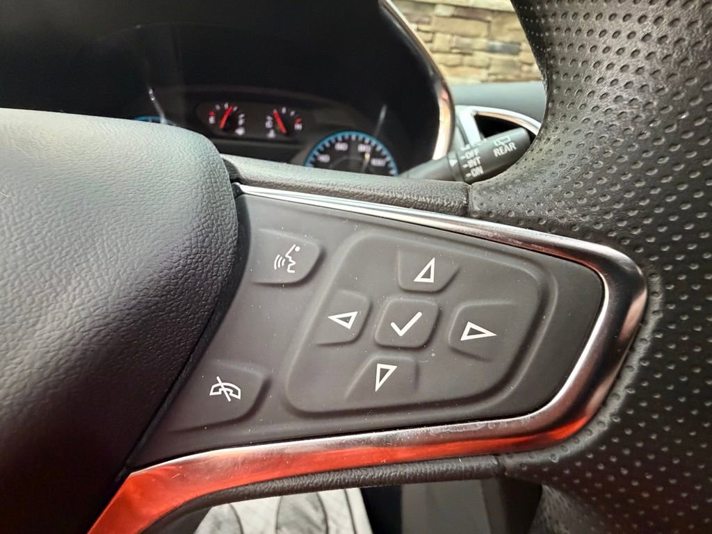 Used 2021 Chevrolet Equinox LS image 22