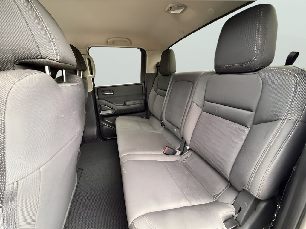 Used 2024 Nissan Frontier SV RWD image 11