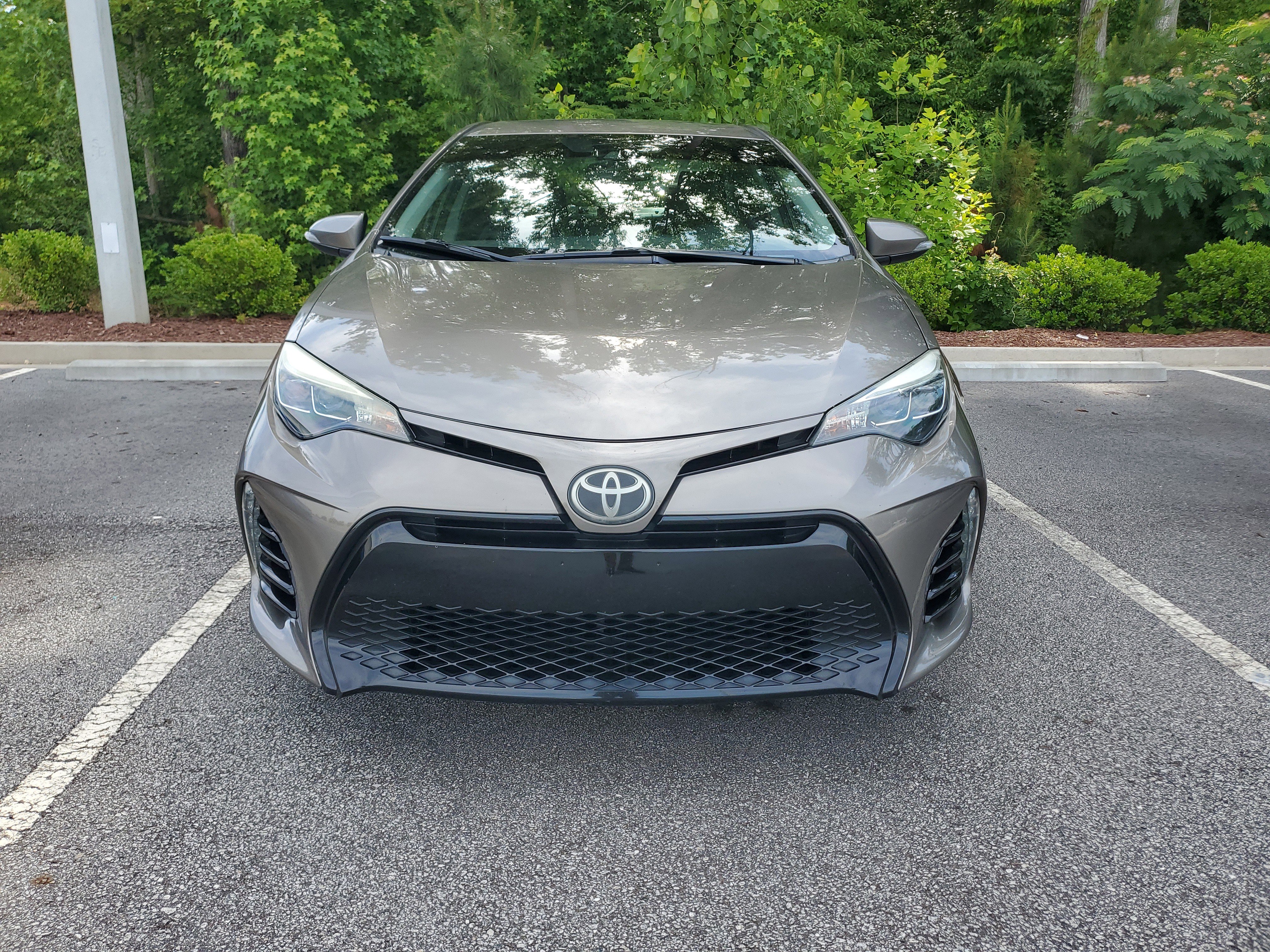 Used 2017 Toyota Corolla SE w/ SE Premium Package FWD video 2
